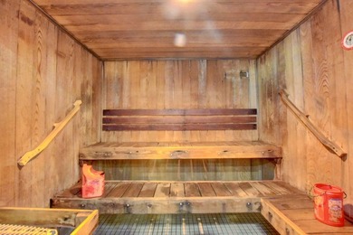 A brand-new bathroom, consistent flooring & water view - photo 24