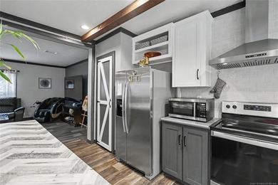 Looking for room to spread out, entertain, and enjoy country - photo 25