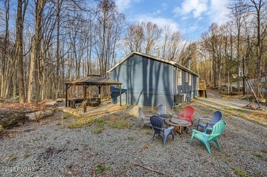 Beautifully Updated Home in The Hideout - North Section - photo 4