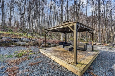 Beautifully Updated Home in The Hideout - North Section - photo 5