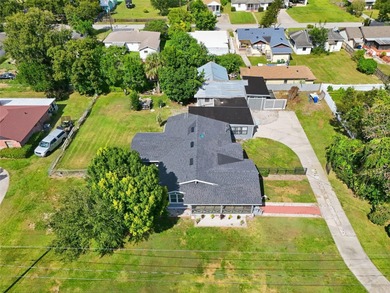 Lake Howard Home For Sale in Winter Haven Florida