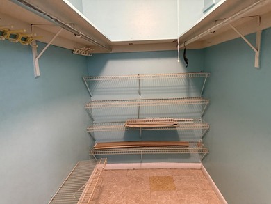 Welcome to this charming one-bedroom, one-and-a-half-bath - photo 10