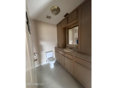 This 1,823 SF medical office building is move-in ready and - photo 24