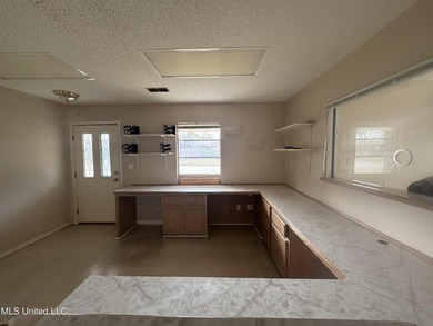 This 1,823 SF medical office building is move-in ready and - photo 31
