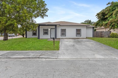 Single family home with 4 beds & 2 baths.. Recently underwent a - photo 2