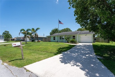 Welcome home to this Port St. Lucie gem offering the perfect - photo 3