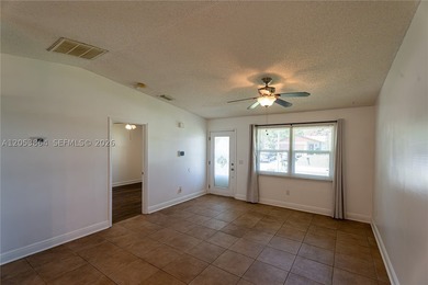 Welcome home to this Port St. Lucie gem offering the perfect - photo 8