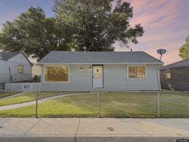 Flaming Gorge Reservoir Home For Sale in Green River Wyoming