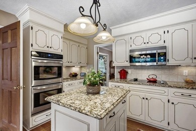 Great price improvement on this all-brick 3-bedroom, 3-bath home - photo 12