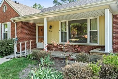 *OFFERS DUE MONDAY, JULY 20 @ NOON* Owned by the same family for - photo 3