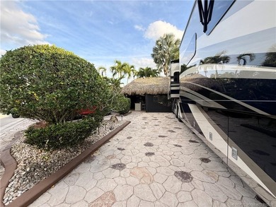 Discover a true g?m th?t r?define? luxur? and outdoor living! - photo 2
