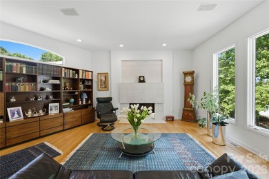 Waterfront home with a private dock on one of the most - photo 23