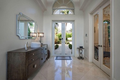 Fantastic intersecting canal views highlight this beautifully - photo 5
