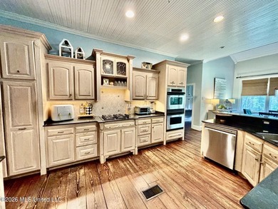 Experience the perfect blend of luxury, comfort, and country - photo 9