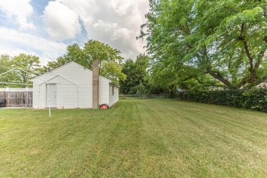 Quiet tree lined street this 3BR/2BA ranch home is located in a - photo 31