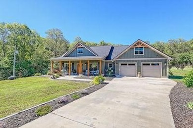 Lake Chatuge Home For Sale in Hiawassee Georgia