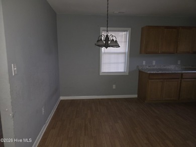 Great home in Foxtrace! Has over 1500 square feet, open kitchen - photo 3