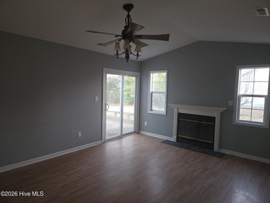Great home in Foxtrace! Has over 1500 square feet, open kitchen - photo 4