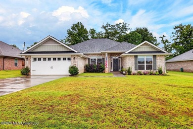 Welcome home to Emerald Lake Estates! This beautiful 4-bedroom - photo 1