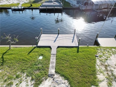 Prior to hurricane Ian, there were only two vacant lots in all - photo 4