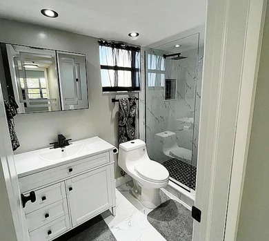 Beautifully remodeled and move-in ready, immaculate 1bedroom - photo 12