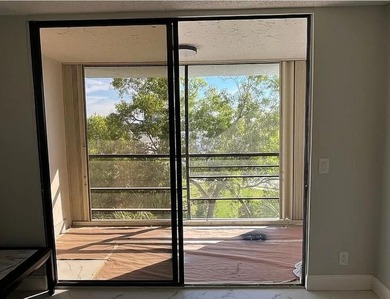 Beautifully remodeled and move-in ready, immaculate 1bedroom - photo 15