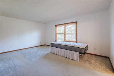 Welcome to this pristine colonial home located in Webster. There - photo 27