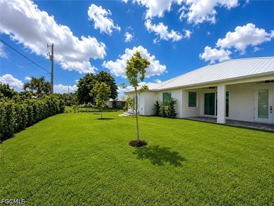 Welcome to this exceptional custom-built new construction home - photo 31