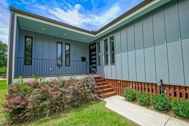Stunning NEW CONTEMPORARY style construction in GENTILLY! - photo 1