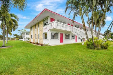 Lake Condo For Sale in Lake Worth, Florida