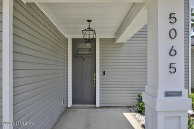 Welcome home to this charming two-story, 3-bedroom, 2.5-bath - photo 4