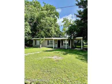 Location, Location, Location!! This Home is Move In Ready! Newly - photo 9