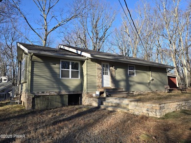 Hemlock Lake Home For Sale in Lords Valley Pennsylvania