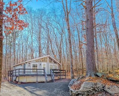 Westcolong Lake Home For Sale in Lackawaxen Pennsylvania