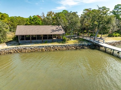 Nestled in the waterfront community of Steamboat Landing at - photo 13