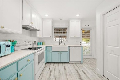 Experience the ultimate lakefront living in Florida with this - photo 13