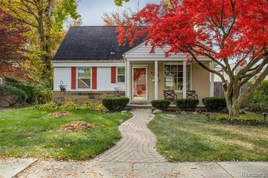 Lake Saint Clair Home For Sale in Grosse Pointe Woods Michigan