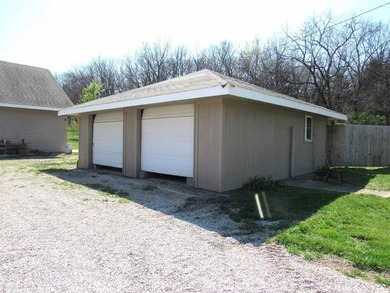 MOTIVATED SELLER -CHARMING COUNTRY PROPERTY ON APPROX. 10 ACRES - photo 39