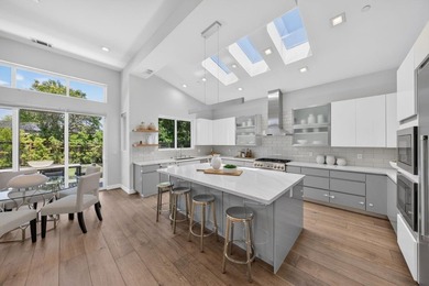Modern design and exceptional craftsmanship define this stunning - photo 6