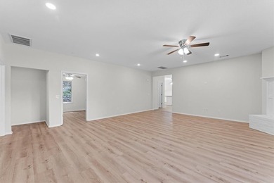 Looking for a house near the lake? Enjoy your view of the lake - photo 6
