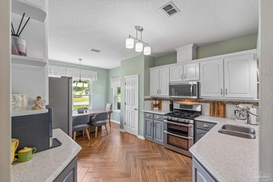 Welcome to this beautifully maintained solid brick home - photo 15