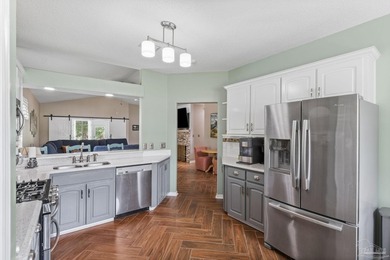 Welcome to this beautifully maintained solid brick home - photo 16