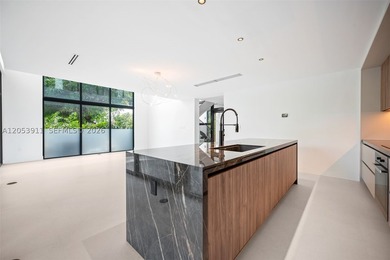 4-bedroom, 4-bath contemporary residence with an air-conditioned - photo 7