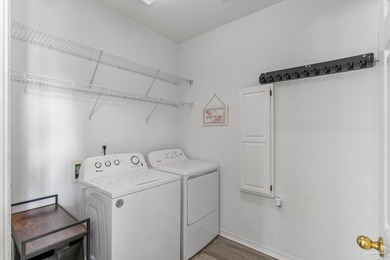 Welcome to this beautifully maintained solid brick home - photo 21