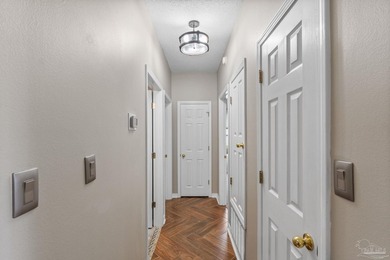 Welcome to this beautifully maintained solid brick home - photo 22