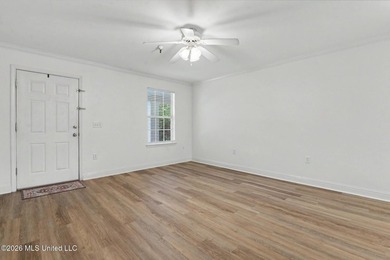 Enjoy coastal living in this beautifully updated first-floor - photo 3
