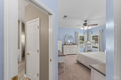 Welcome to this beautifully maintained solid brick home - photo 26