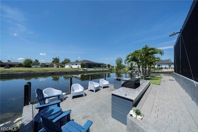 Welcome to this stunning modern luxury waterfront home featuring - photo 41