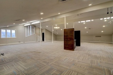 Medical / Professional Office Building for Sale in Serene - photo 5