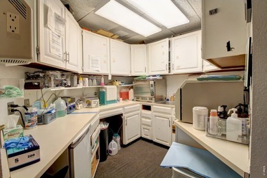 Medical / Professional Office Building for Sale in Serene - photo 10